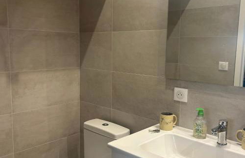 Charmante Maison Rénovée Proche Plage et Forêt avec Jardin - FR-1-652-57 - Foto 8