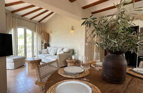 Beautiful villa with pool and stunning view - Foto 6