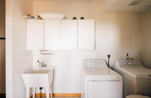 Peaceful Getaway with Hot Tub - Views - Evergreen - Foto 42