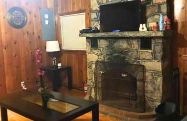 Rare River Views & Access, Cabin by Eden Islands - Foto 19