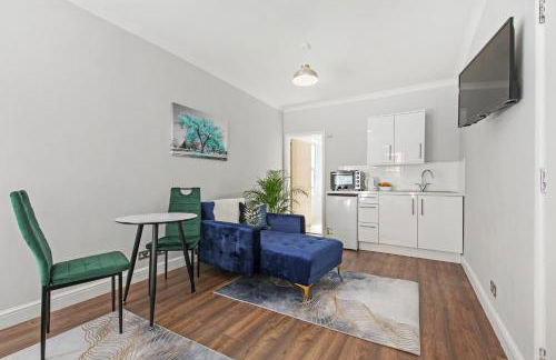 Stunning studio flat with free on-street parking! - Foto 7