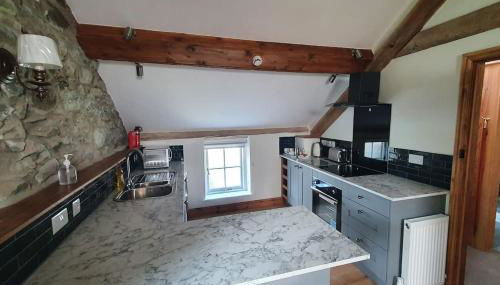 The Hayloft Llwyndu - Foto 3, stove, dishwasher, pet friendly, toaster, minibar