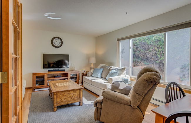 4 BR Country Home in Suburbs W/trails & Parks - Foto 21