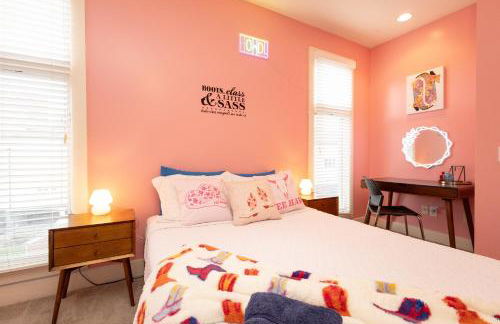 Pink Experience - West End Broadway & Restaurants - Foto 28