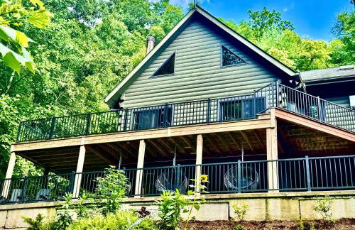 MOONLIGHT MOUNTAIN MANOR - Cedar Hot Tub, Views & Games - Foto 47