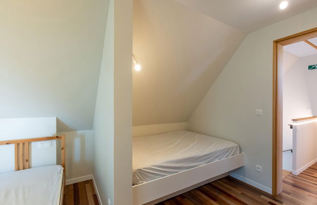 Spacious Holiday Home With Pond in Poperinge - Photo 8