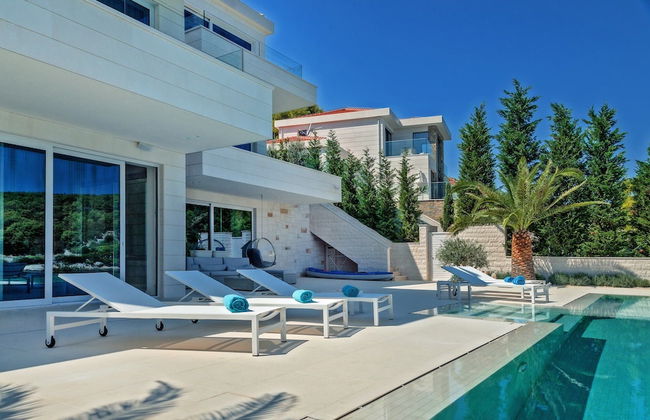 Beachfront Villa Seven Sins with Pool - Foto 56