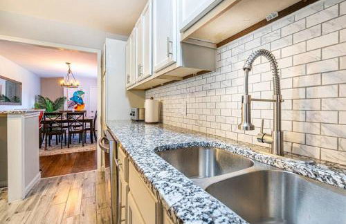 Fully stocked and spacious 2 Master Bdms, 2 min to medical district, LOCATION, COMFORT, LUXURY - Foto 46