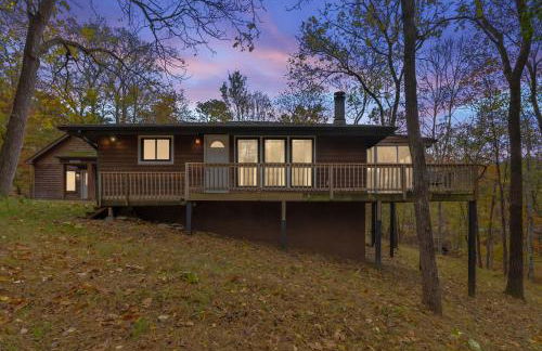 Two Cabins Retreat in Woods Resort - Dog-Friendly - Foto 45