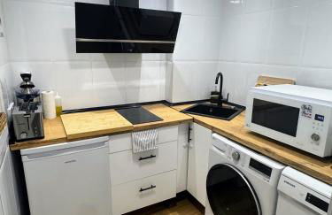 Airport Madrid Plenilunio Suites blue - Photo 7