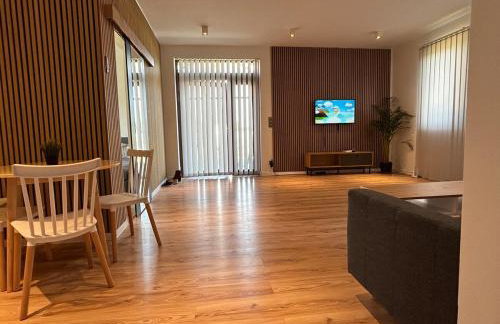 Luxury 2 bedroom apartment and garden - Foto 14