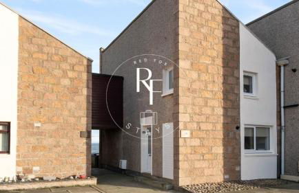 The Den at the Harbour - Photo 14