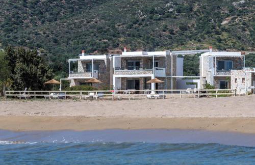 Cedar Bay Beachside Villas - Photo 2