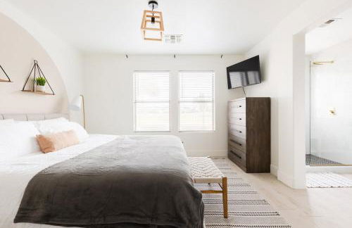 Copper Cactus House Pool, Spa, Golf! - Photo 15