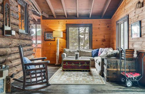 Great for Gatherings! Lakefront Ticonderoga Villa - Foto 10