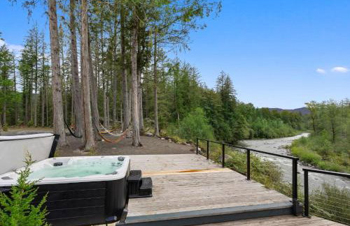 Riverside Retreat - Photo 45