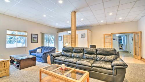 Peaceful Mountain-View Home - Walk to Kenai Lake! - Foto 4