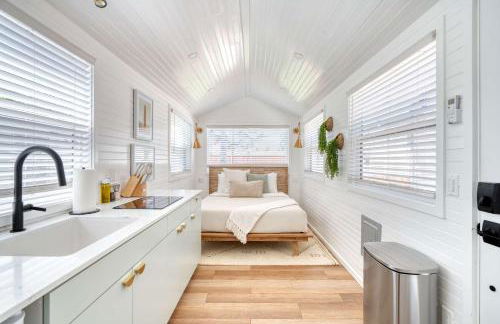 Stay Portland - Teal & Terrazzo Bright Portland Tiny Home - Photo 2