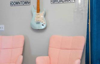 ~Spacious / Cozy / Sleeps 8+ Near MTSU and Siegel - Foto 21