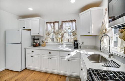 2 Mi to Naval Base Walkable Norfolk Retreat - Foto 8