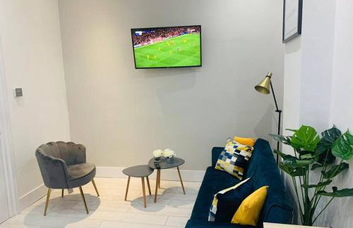 Cheerful 2 Bedroom Homely Apartment, Sleeps 4 Guest Comfy, 3x Double Bed, Parking, Free WiFi, Suitable For Business, Leisure Guest,Glasgow, Glasgow West End, Near City Centre, Perfect For Common Wealth Games 2026 - Foto 7