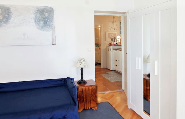 Delightfully Decorated Apartment with Sea View near Beach - Foto 3