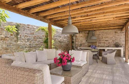 Villa Charlotte for 14 persons with 73m2 Pool in Central Istria - Daily Housekeeping & Breakfast Service - Foto 30