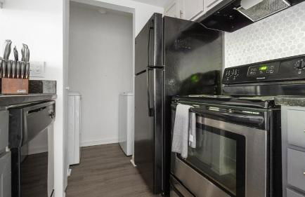 Landing Spectacular 1BD Gym Pool - Photo 9