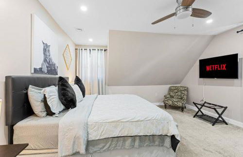 15min to Lincoln Ecuador vs Ivory Coast, Sleeps 12 - Foto 24