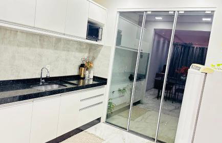 Sobrado aconchegante e espaçoso, ótima opção! - Foto 11