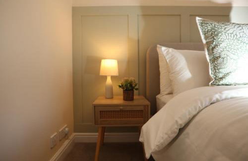 Orchard Place By N And N Stays, Perfect for corporate, contractor teams and families visiting the area, 3 Bed House with Private Parking, Semington Near Bath - Foto 24