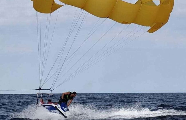 Parasailing en Cala Bona - Foto 2