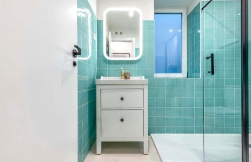 Puerta de America en Madrid - Photo 21