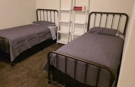 Wasatch Retreat 5 bed 3 5 bath pool table game room - Photo 17