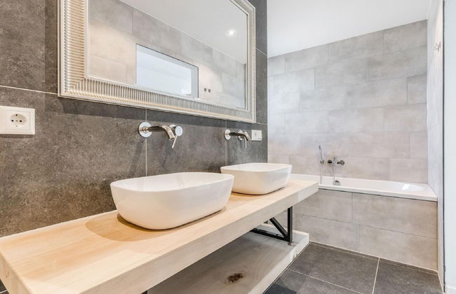 Chic Thatched-roof Stay - Foto 10