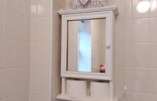 Cheerful, cosy, one bedroom home with patio and parking - Photo 18