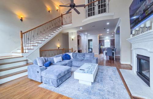 Artsy 3-Story Townhouse Near the Galleria Area! - Foto 2