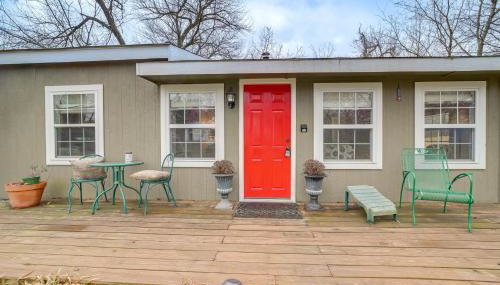 Historic Cabin with Yard 1 Mi to Lake Spavinaw! - Foto 2