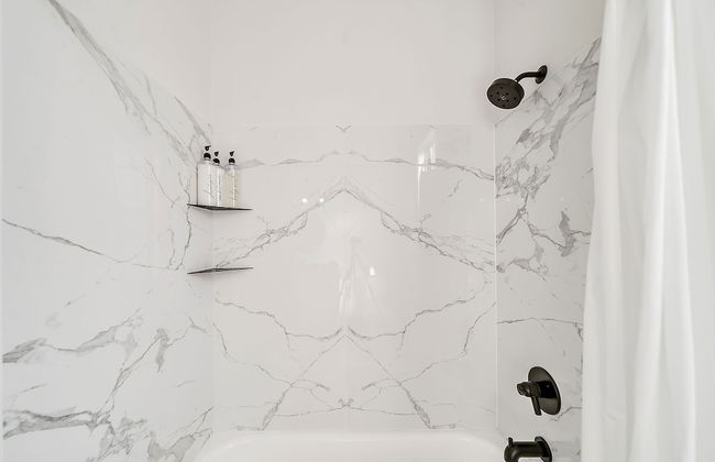 Lakefront Oasis - Foto 22