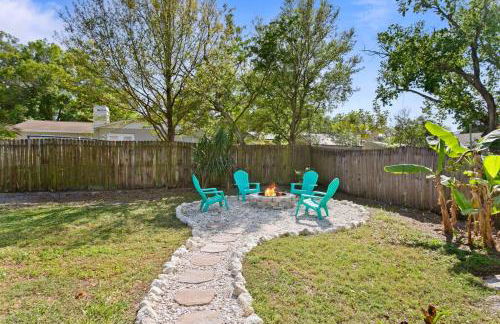 Sunny Palm Cottage W/ Hot Tub + Fire Pit + Grill + 10 to Beach! - Foto 25