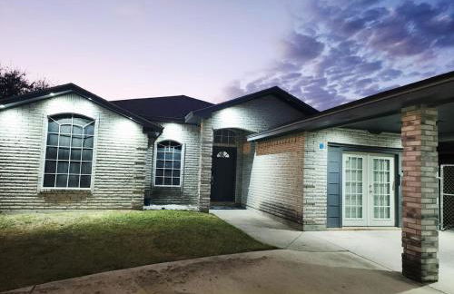 Home close to spacex, starbase and airport - Foto 35