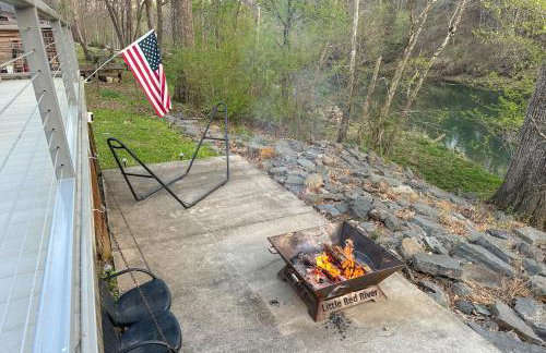 Riverfront Retreat with Fire Pit and Deck - Foto 35