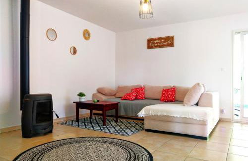 Le Parc Jean Édouard - Spa avec jacuzzi privé - Superbe villa 4 chambres - 9 couchages - 6 lits - Poêle - Parking - Climatisation réversible- Terrasse ombragée et grand jardin - Foto 22