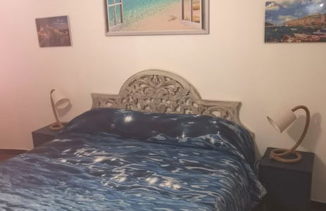 The Rocks a Stone's Throw Away - Foto 2