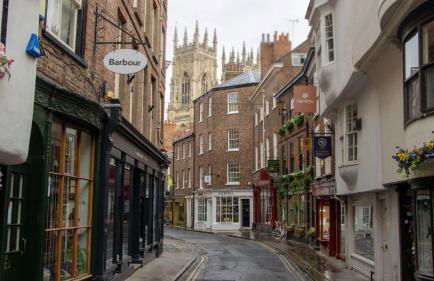 Flaxman Avenue - Lovely 4 bed home, 5 mins drive to York City Centre, Free superfast Wi-fi, Free on-street parking - Foto 31