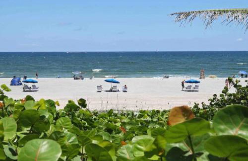 Modern renovated beach oasis home with private pool - Foto 20