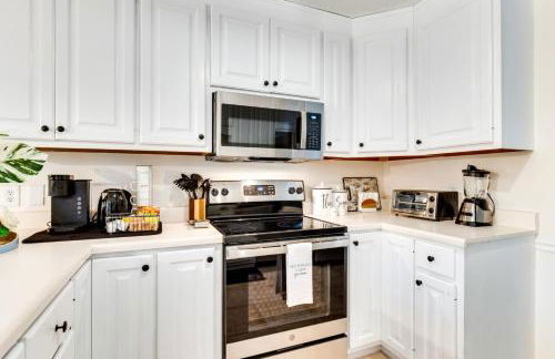 Spacious Madison Vacation Rental with Backyard! - Photo 2