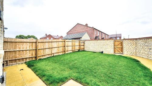 Premium 3 Bed Residence w Garden and Parking - Foto 4