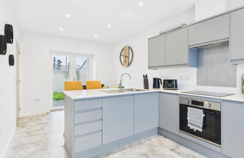 Beachside Retreat by Signature Stays - Modern Coastal Home - Foto 8