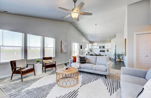 BRAND NEW 4-BDRM HOME Farmhouse at Grand Rapids - Foto 1